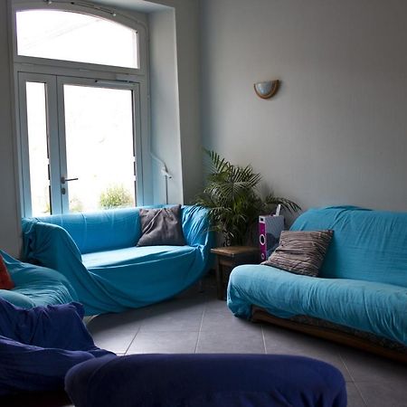Fontaineblhostel Hostel & Camping Near Fontainebleau La Chapelle-la-Reine Екстериор снимка