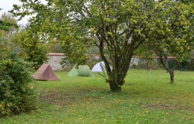 Fontaineblhostel Hostel & Camping Near Fontainebleau La Chapelle-la-Reine Екстериор снимка